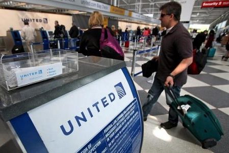 United Airlines Counter | Trade-line sp. z o.o.